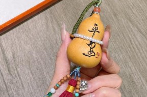 如何在CF中开启挂件？CF挂件使用方法是什么？