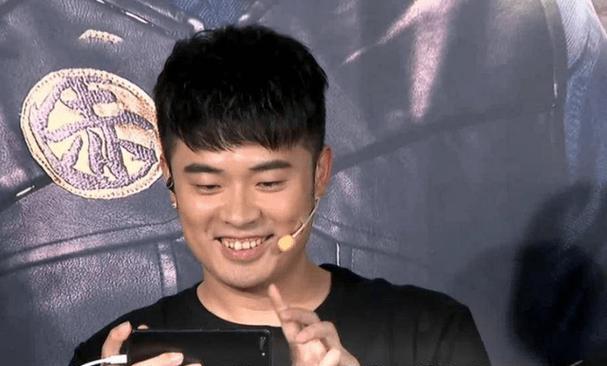 陈赫在英雄联盟中是如何操作的？  第2张